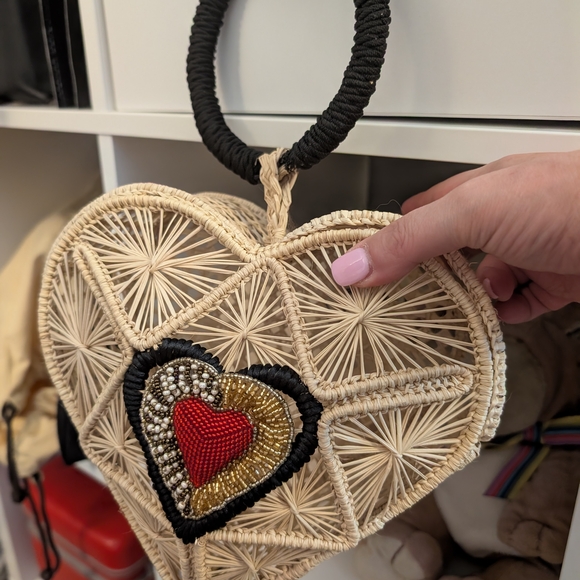 Pinup Couture Heart-Shaped Woven Clutch with Beaded Design - Picture 1 of 2